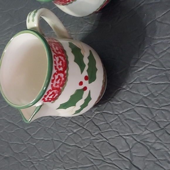 Temptations by Tara Sugar w/Lid &Creamer Red/Green Holly Design - Picture 3 of 8